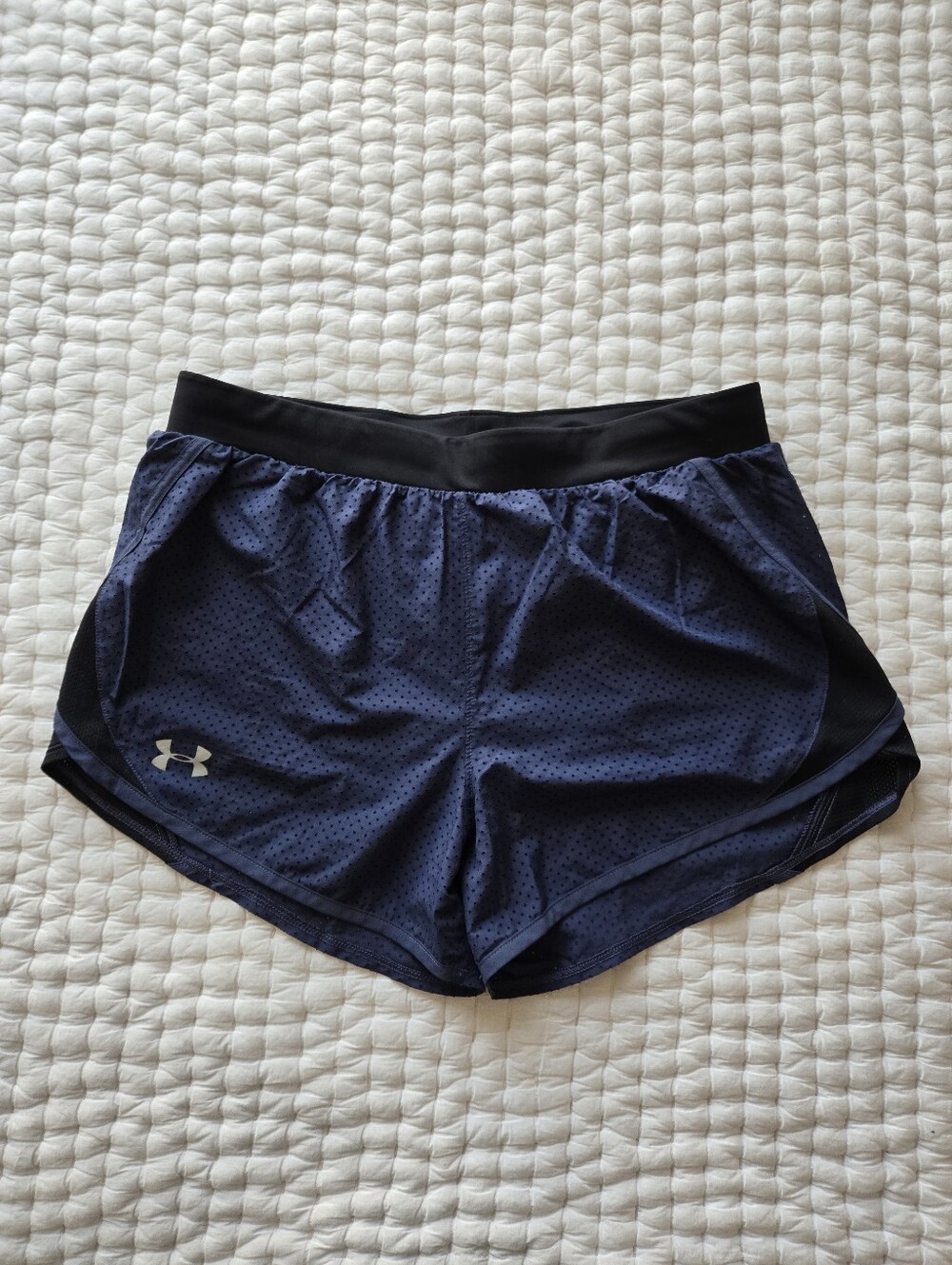 Under Armour Navy and Black Women's Athletic Shorts Size Medium